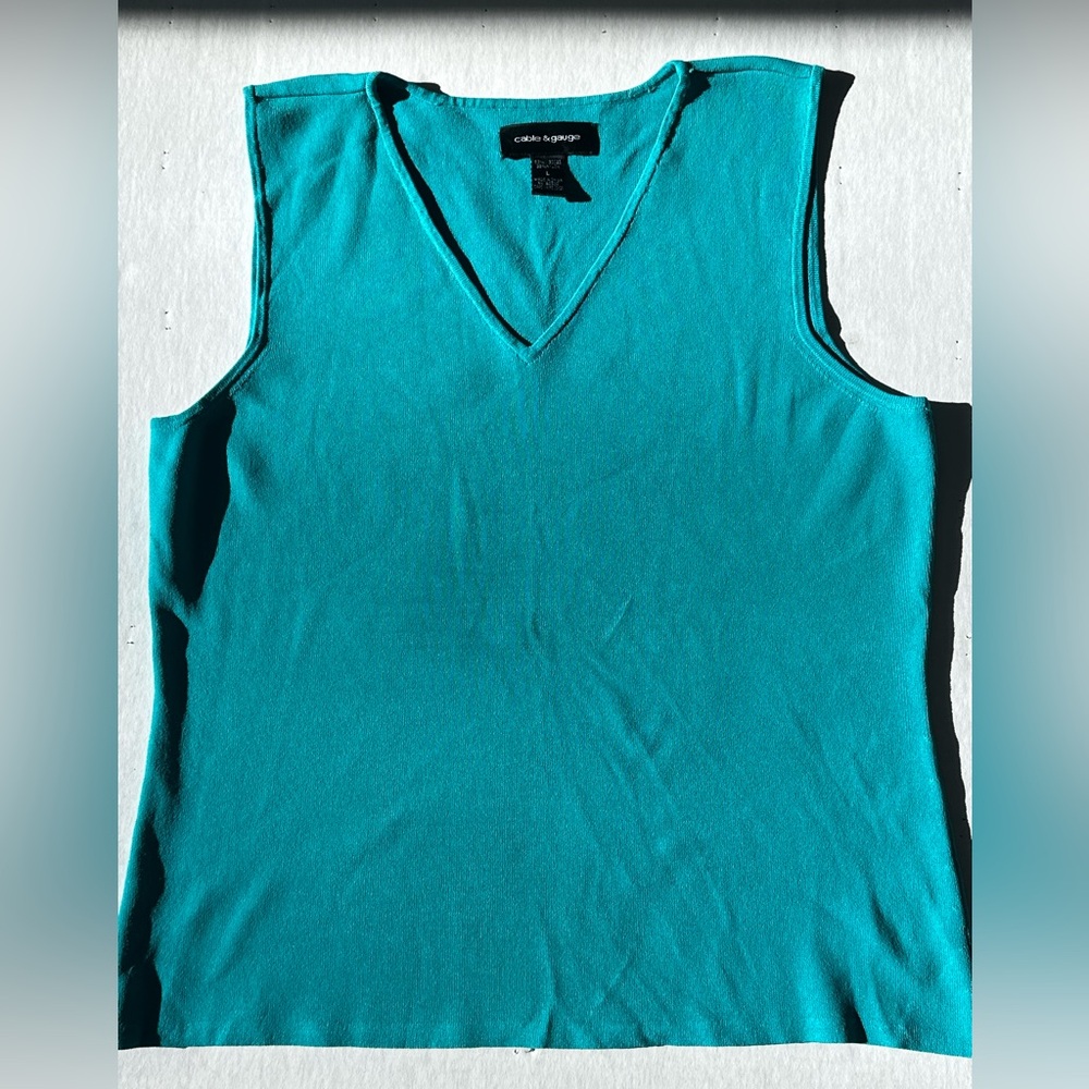 Cable & Gauge Women's Turquoise V-Neck Tank Top